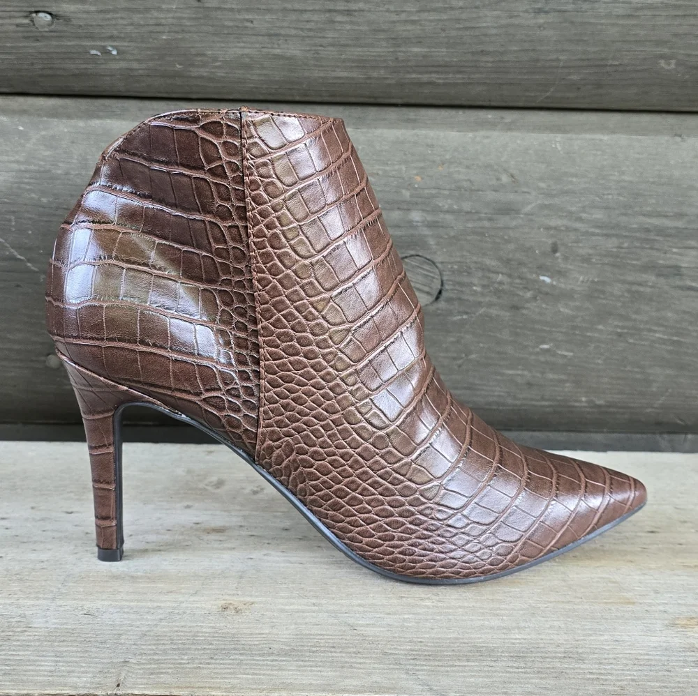 Nine West NEW Finny Y2K Office Siren Crocodile Pointy Toe Stiletto Bootie 8.5M